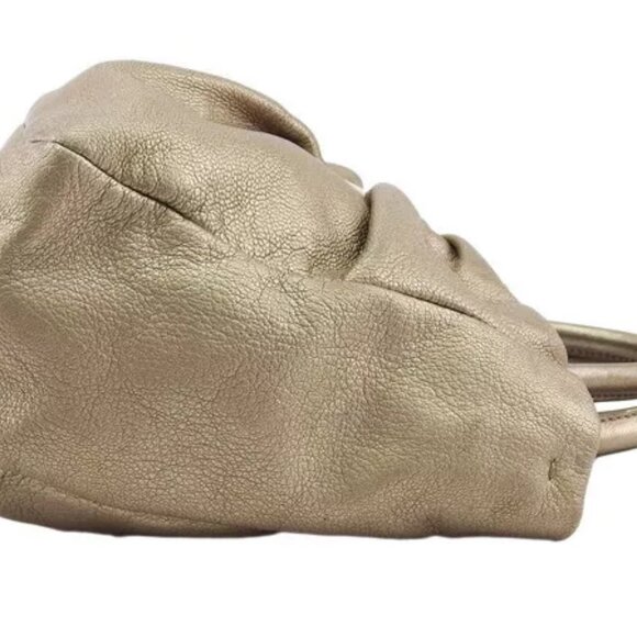 Salvatore Ferragamo Handbag Vara Leather x Gold Hardware Authentic Used - Picture 4 of 10